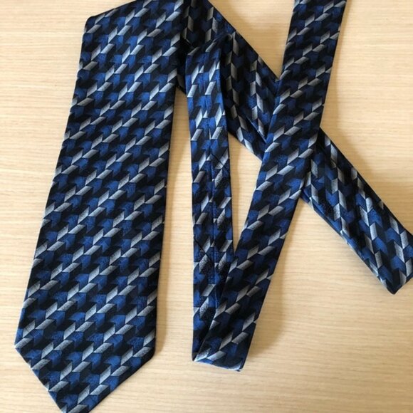 💕2/$30 💕Bosa 100% Silk Patterned Tie - Picture 1 of 4